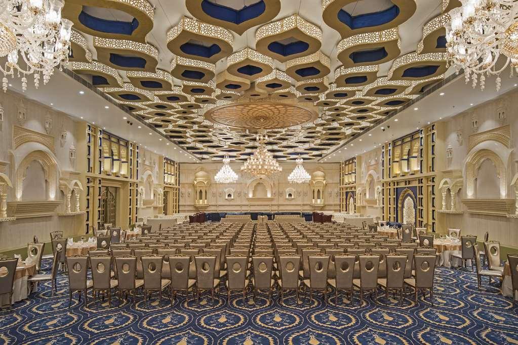 Radisson Blu Udaipur Palace Resort & Spa Зручності фото